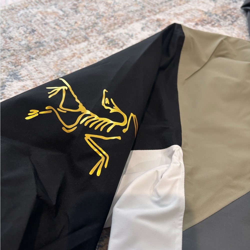 Arcteryx 24k gold collection GORETEX jacket - Picture 9 of 11